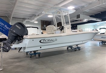 2022 Robalo 246 Cayman Ice Blue Boat